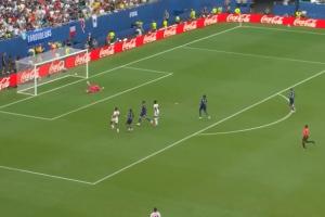 半场惨案！萨卡轻巧推射双响，英格兰4-0领先法国！